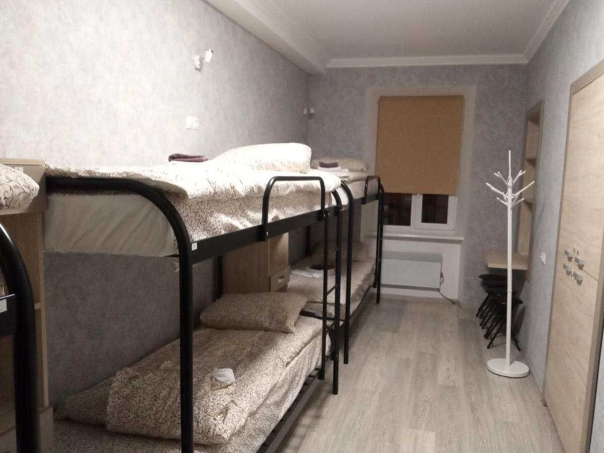 Hostel "Гном & Gnome" リヴィウ エクステリア 写真